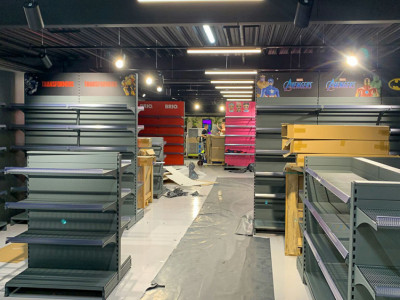Levering og montering av butikkutstyr - Kids Coolshop Esbjerg - Danmark